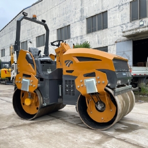 ST4500C--4.5 Ton Pneumatic Tyre Combination Road Roller